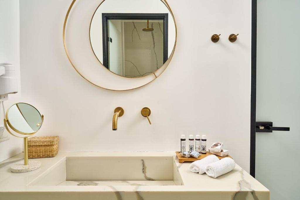 Alleys All-Suite Hotel & Spa - 12