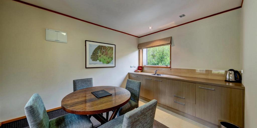 Distinction Te Anau Hotel & Villas - Resim 43