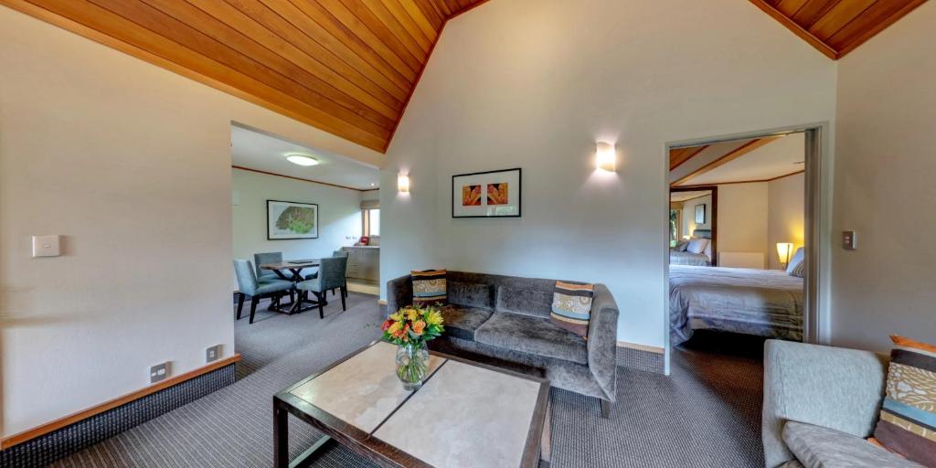 Distinction Te Anau Hotel & Villas - Resim 42