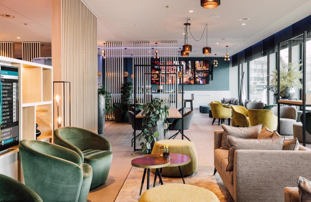 Posezení v ubytování Leonardo Hotel Zurich Airport