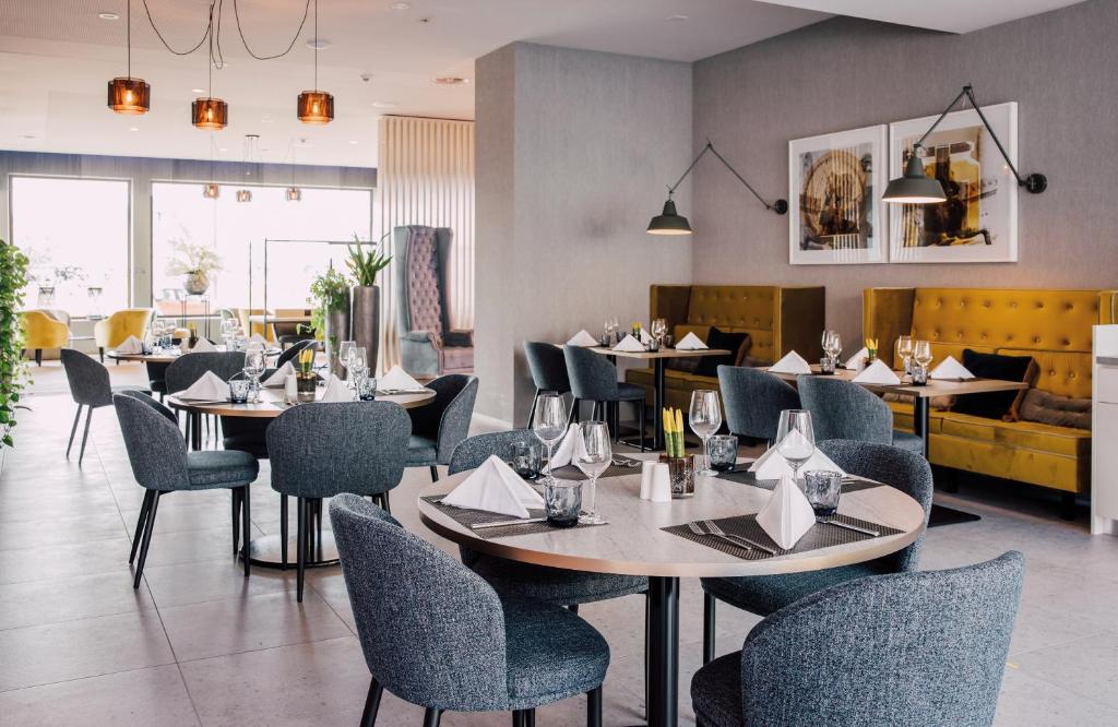 Posezení v ubytování Leonardo Hotel Zurich Airport