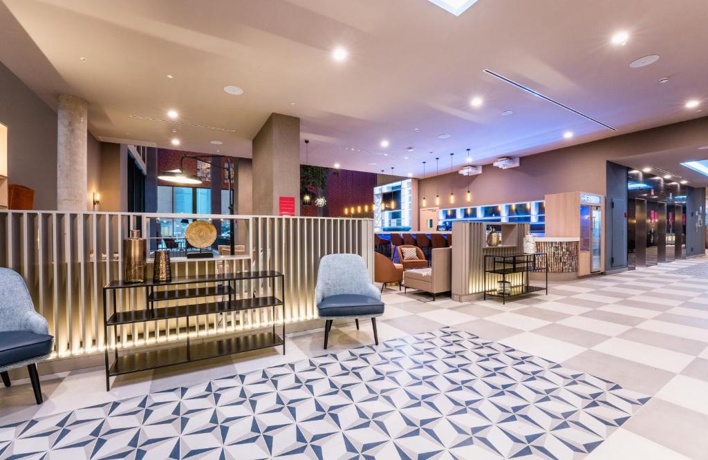 Posezení v ubytování Leonardo Royal Hotel Barcelona Fira