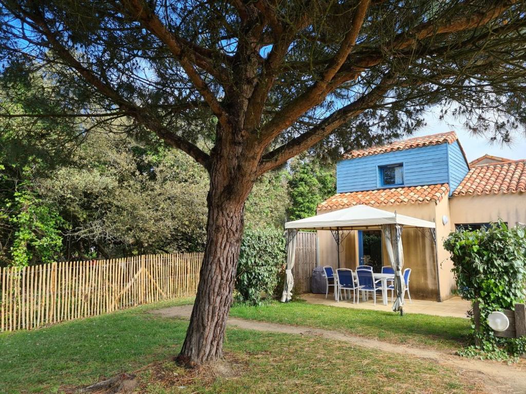 Holiday home Maison TalmontSaintHilaire, 3 pièces, 4 personnes FR1