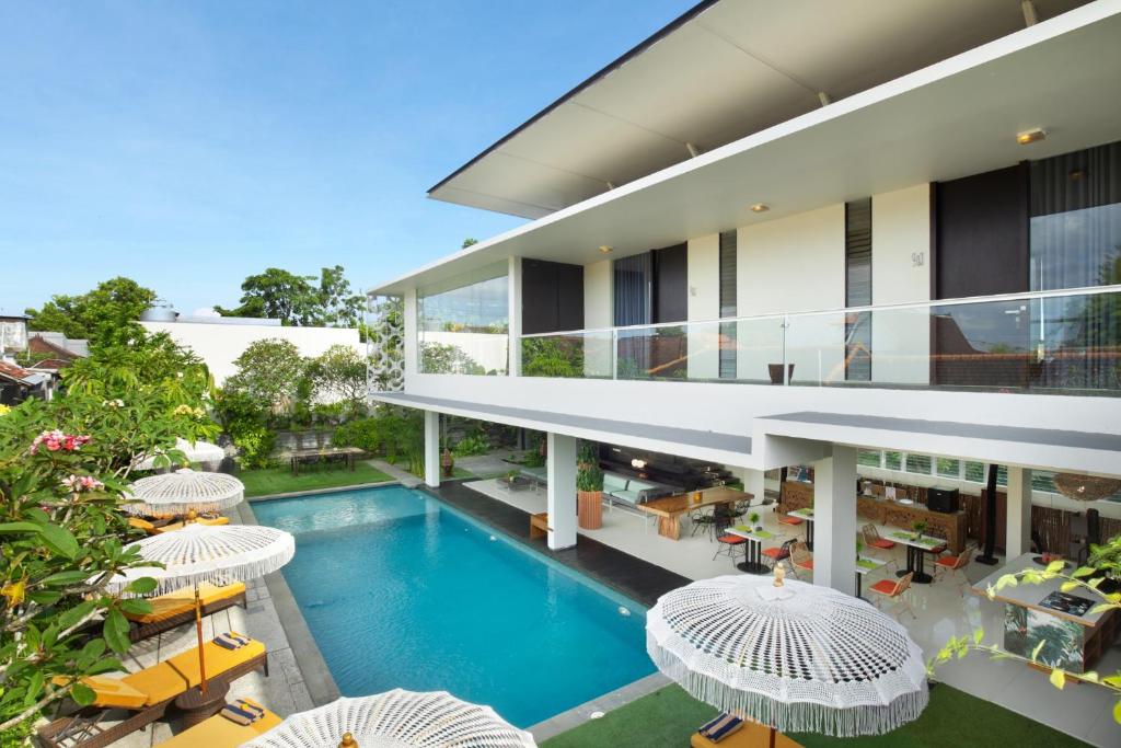 Bazén v ubytování Monolocale Luxury Resort & Spa Seminyak by Ini Vie Hospitality nebo v jeho okolí