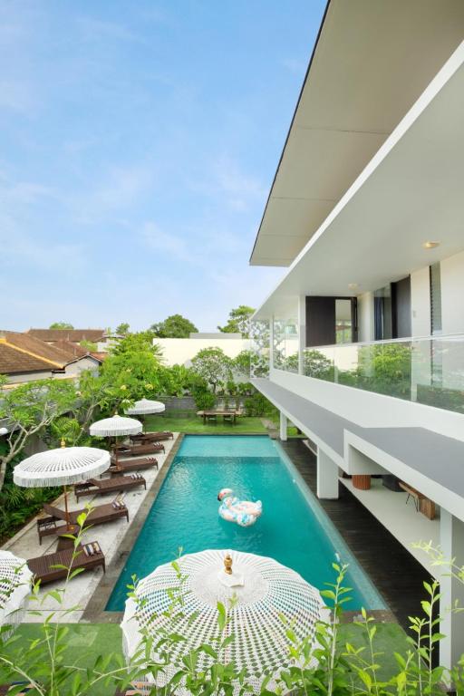 Bazén v ubytování Monolocale Luxury Resort & Spa Seminyak by Ini Vie Hospitality nebo v jeho okolí