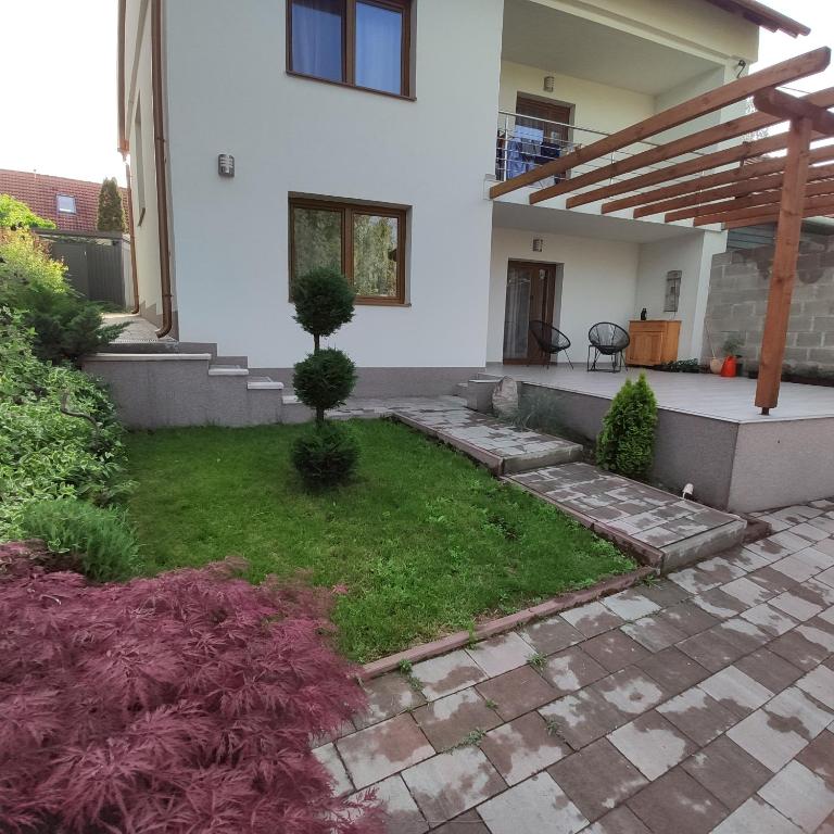 Vonkajšia záhrada v ubytovaní Fabi 2