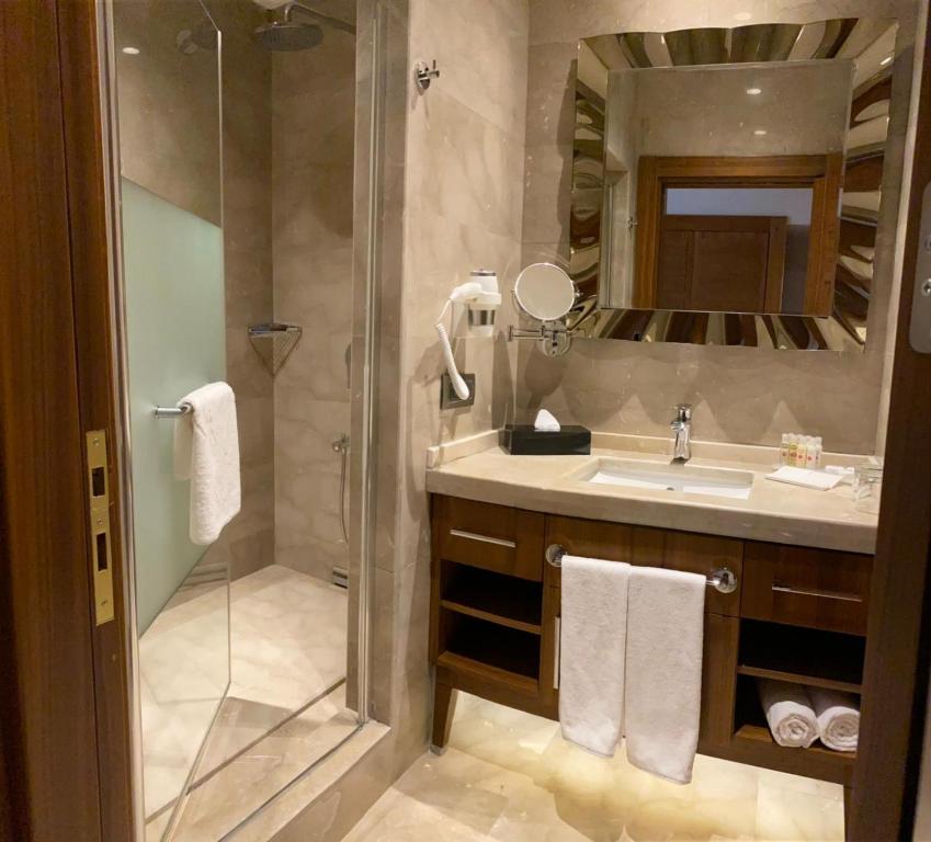 Days Hotel by Wyndham Istanbul Maltepe - Single Room With Two Single Beds And City View