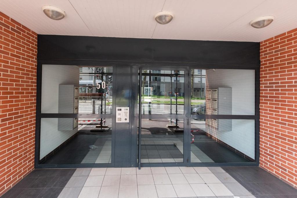 Zdjęcie z galerii obiektu T3 Flat Moderne sur 2 étages Metro Parking Free Entrance autonome w Rouen