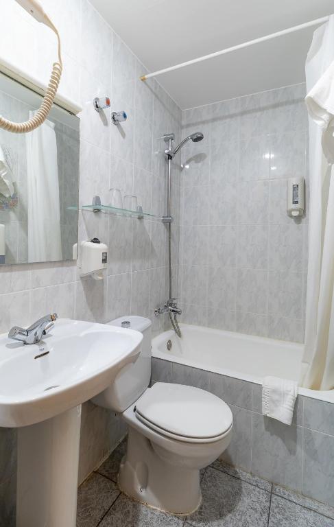 Koupelna v ubytování HOSTAL RIO ARA BELLOSTA by Vivere Stays