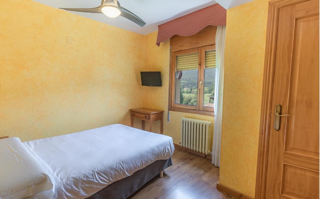 HOSTAL RIO ARA BELLOSTA by Vivere Stays, Fiscal – Updated ...