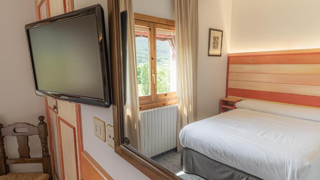 HOSTAL RIO ARA BELLOSTA by Vivere Stays, Fiscal – Precios ...