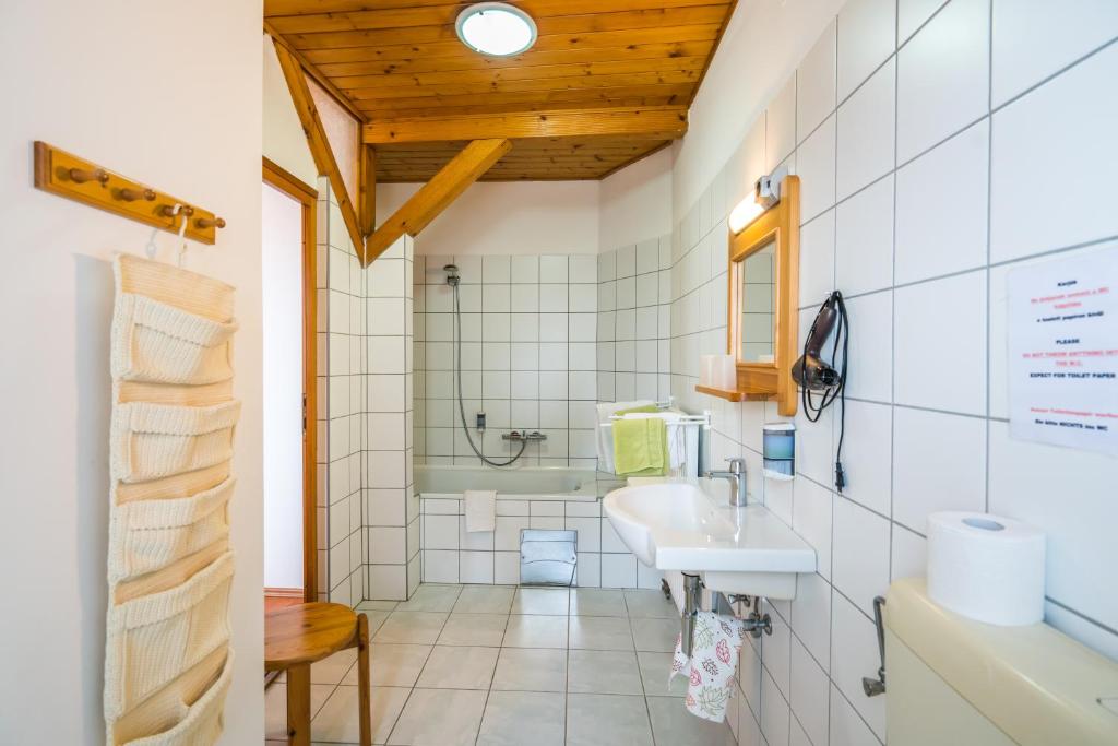 Koupelna v ubytování Szent Kristóf Panzió