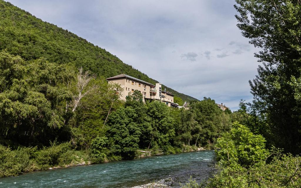 HOSTAL RIO ARA BELLOSTA by Vivere Stays, Fiscal – Precios ...