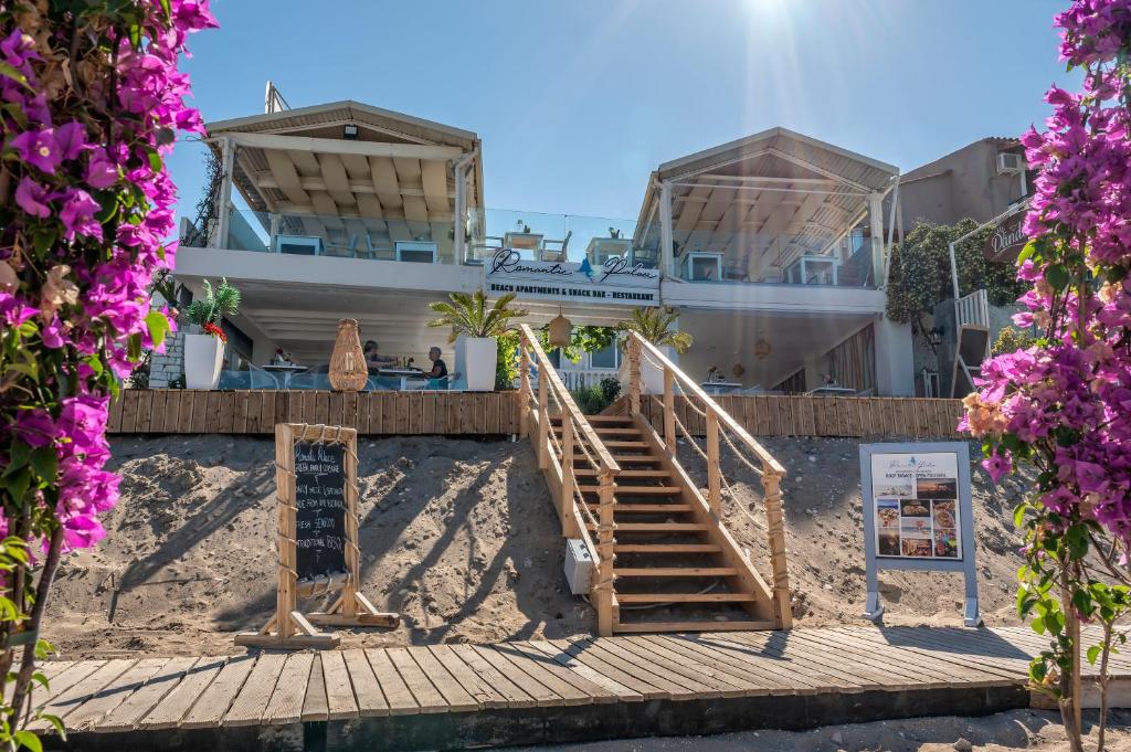 Fotografie z fotogalerie ubytování Romantic Palace Beach Apartments v destinaci Agios Gordios