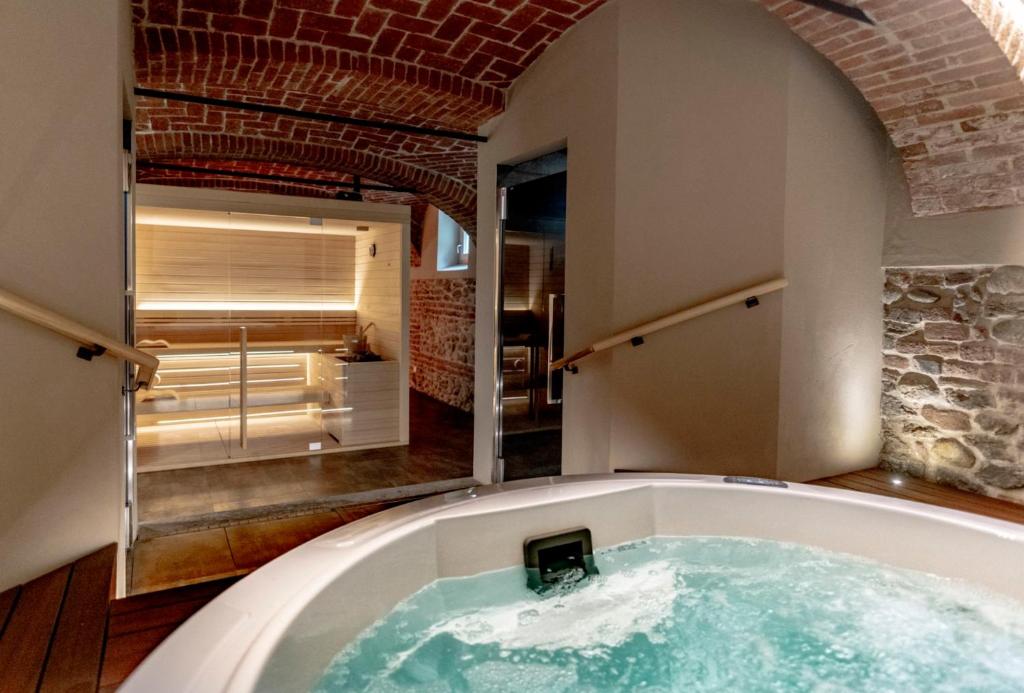 Fotografie z fotogalerie ubytování Parco Reala // Rural - Luxury - Rooms v destinaci Corneliano d'Alba