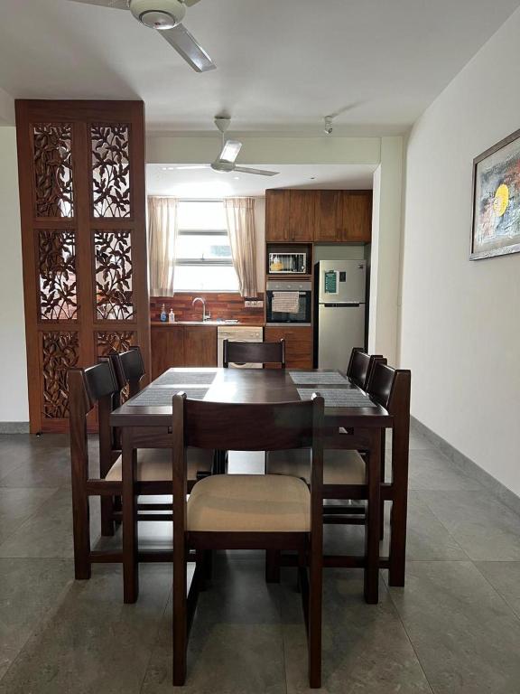 Kuchyň nebo kuchyňský kout v ubytování VIBE Hostels