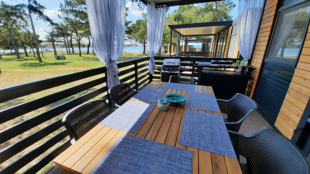Fotografia z galérie ubytovania Sand & Relax Privlaka - Mobile home Gloria v Privlake