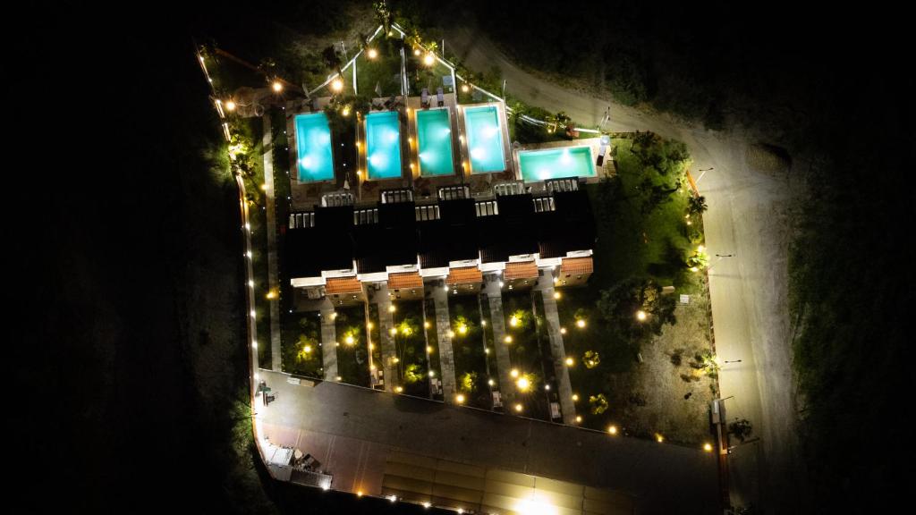 Pohľad z vtáčej perspektívy na ubytovanie Pefkohori Golden Mountain Beach Villas