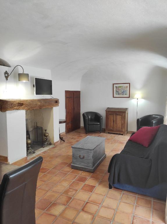 Posezení v ubytování Logis Hôtel Restaurant Gîte La Bastide du Vébron