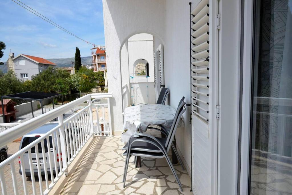 Fotografie z fotogalerie ubytování Stunning 2-Bed Apartment in Okrug Gornji v Trogiru