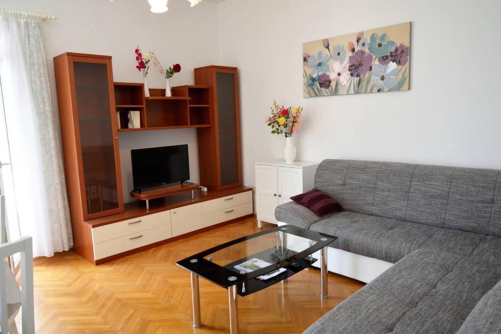 Fotografie z fotogalerie ubytování Stunning 2-Bed Apartment in Okrug Gornji v Trogiru
