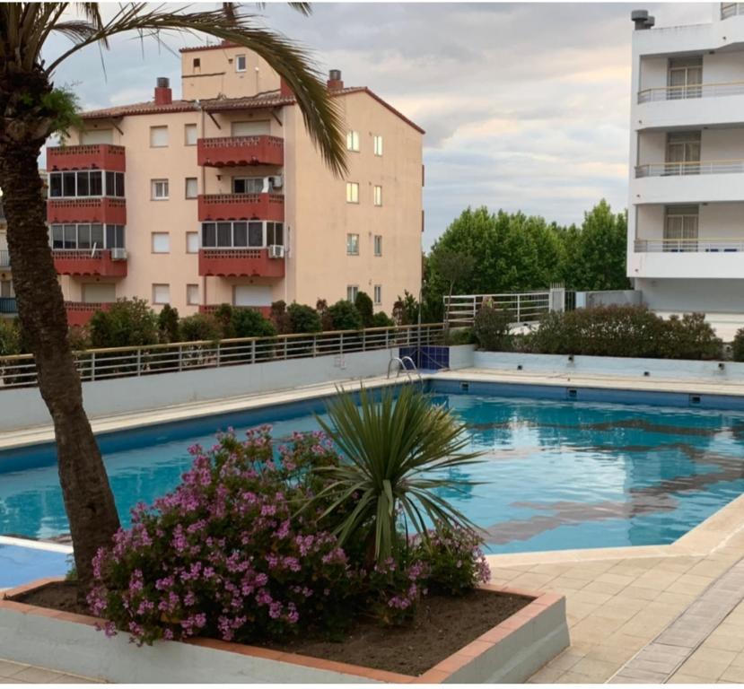 Booking.com: Appartement Santo cinco , Empuriabrava, Espagne . Réservez  votre hôtel dès maintenant !