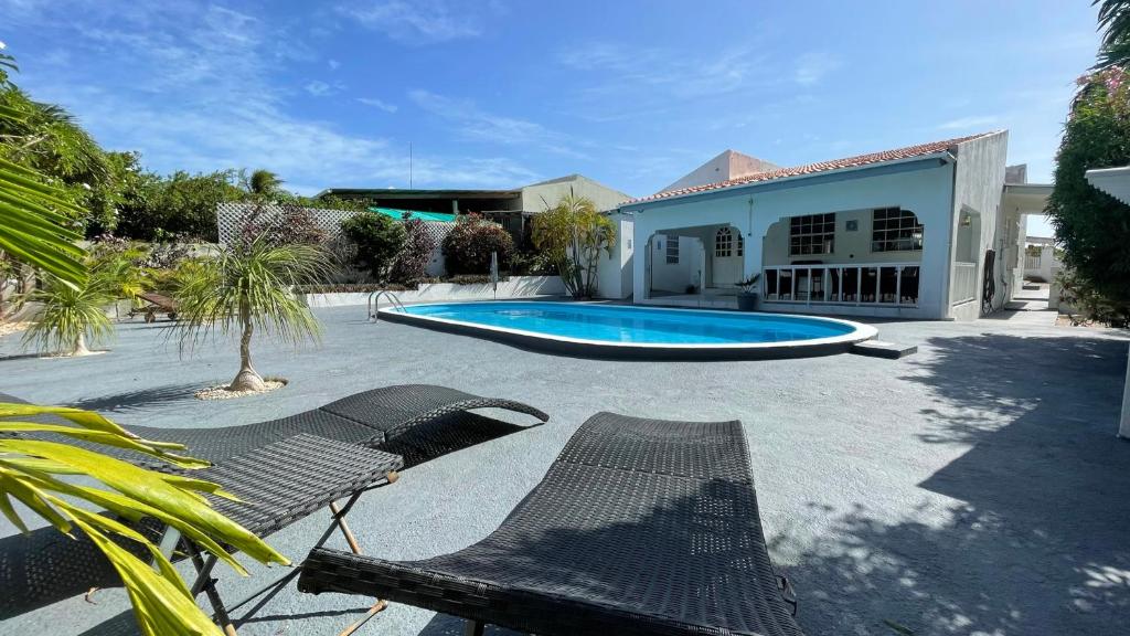 Grote Tropische Villa Panseiku 7 Personen Met Groot Prive Zwembad In Jan Thiel キュラソー島 Jan Thiel Booking Com