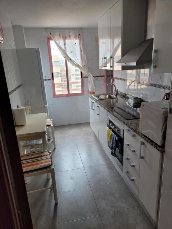 Kuchyňa alebo kuchynka v ubytovaní Edificio Nuevo mexico Calpe