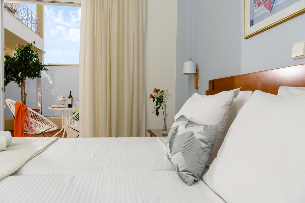 Bellevue Suites - 16