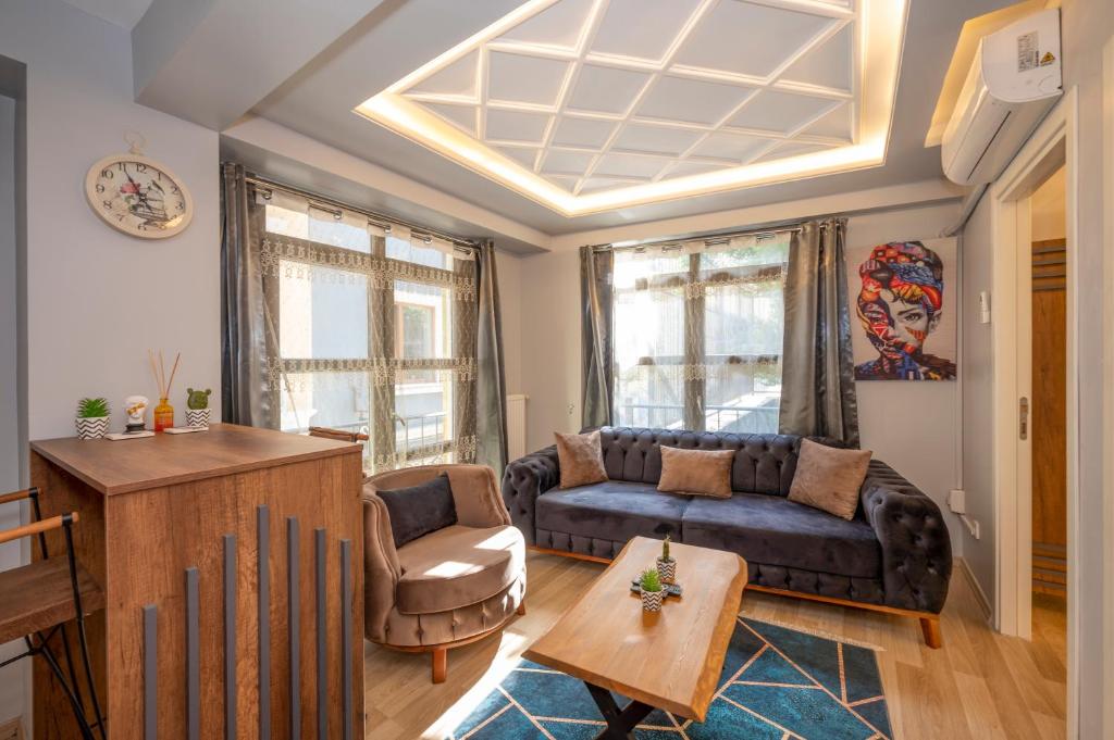 A seating area at Dorne Suite Taksim Hotel
