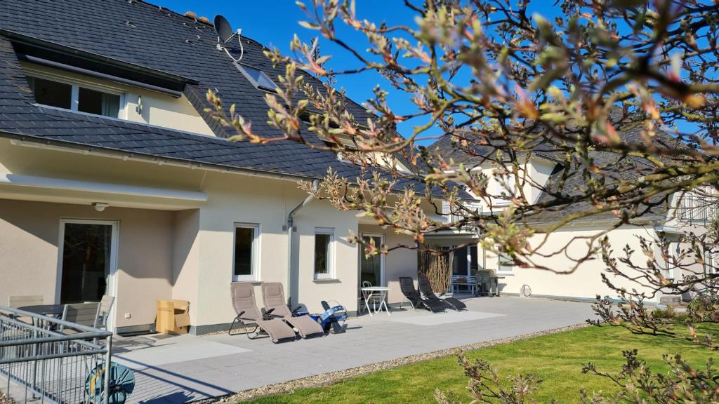 Feriendomizil & Weingut Roussel mit Restaurant "La Bonne Adresse"