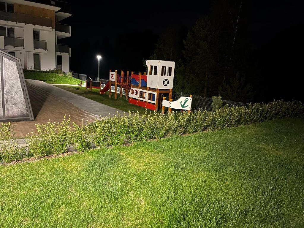 Vonkajšia záhrada v ubytovaní Apartament z basenem i ogródkiem Baltic Sun A17