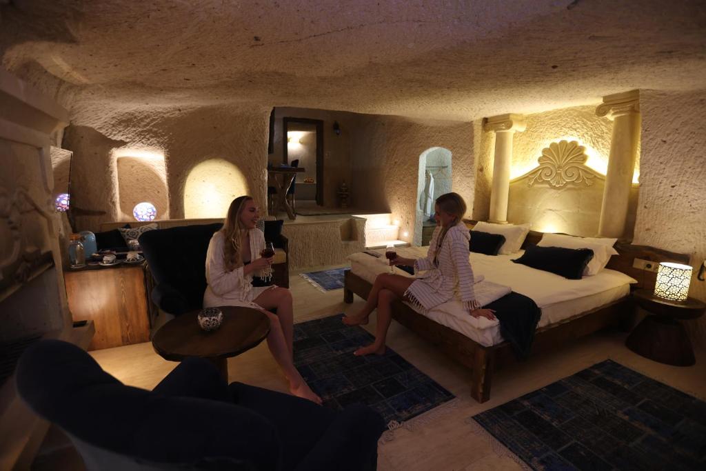 Mak's Cave House - 8