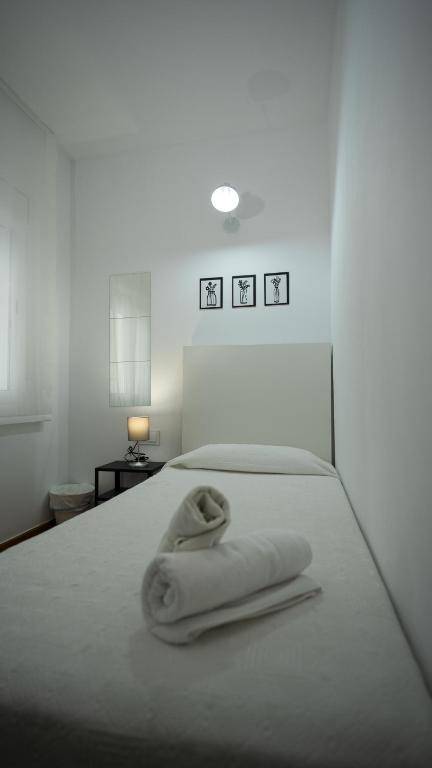 Hostal La Premsa - Single Room