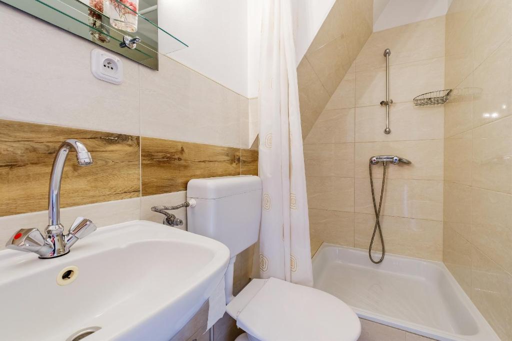 Kúpeľňa v ubytovaní Pokoje i apartament z widokiem na Tatry