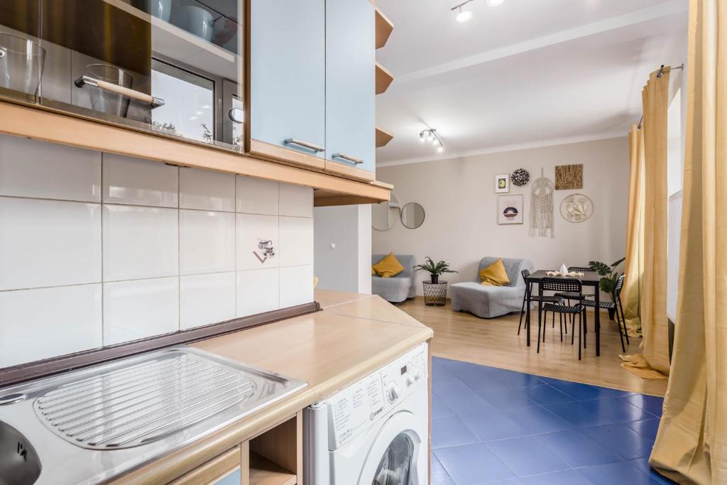 Kuchyňa alebo kuchynka v ubytovaní Chill Apartments Gersona