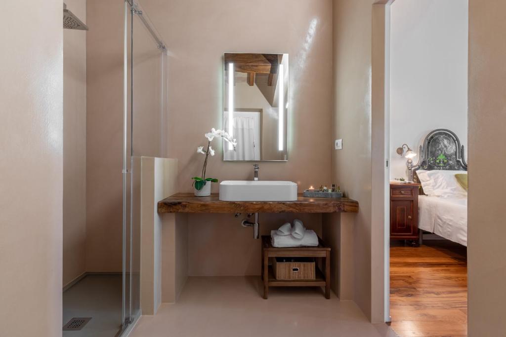 A bed or beds in a room at Casale Mignola