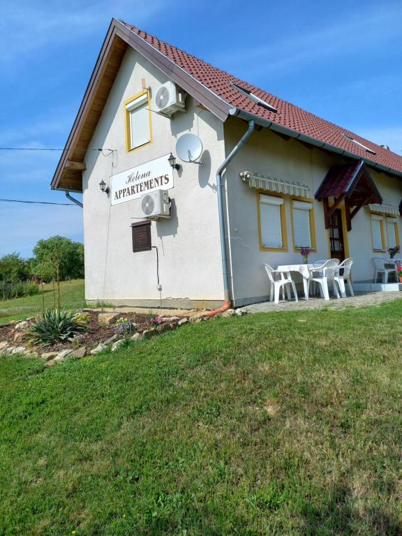 Budova, v ktorej sa apartmán nachádza