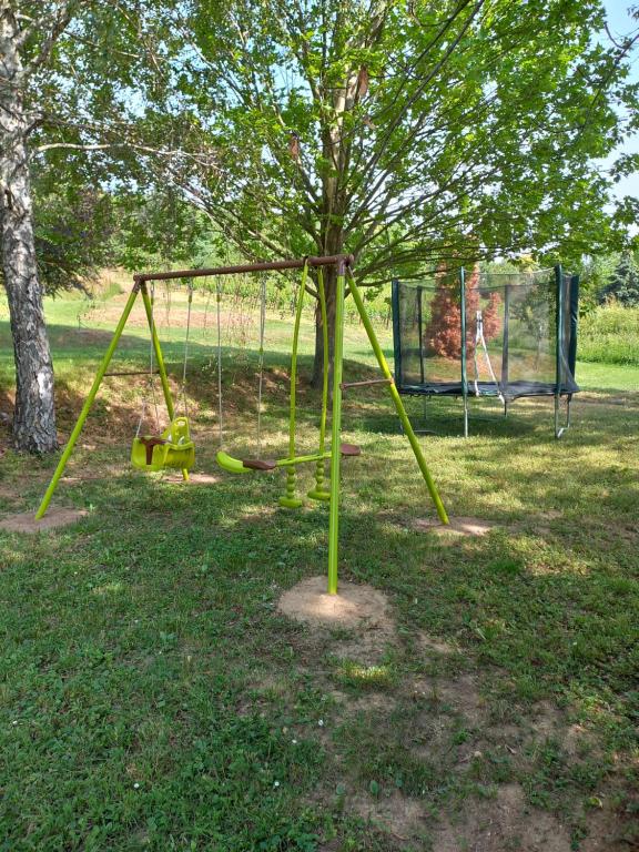 Vonkajšia záhrada v ubytovaní Helena apartman