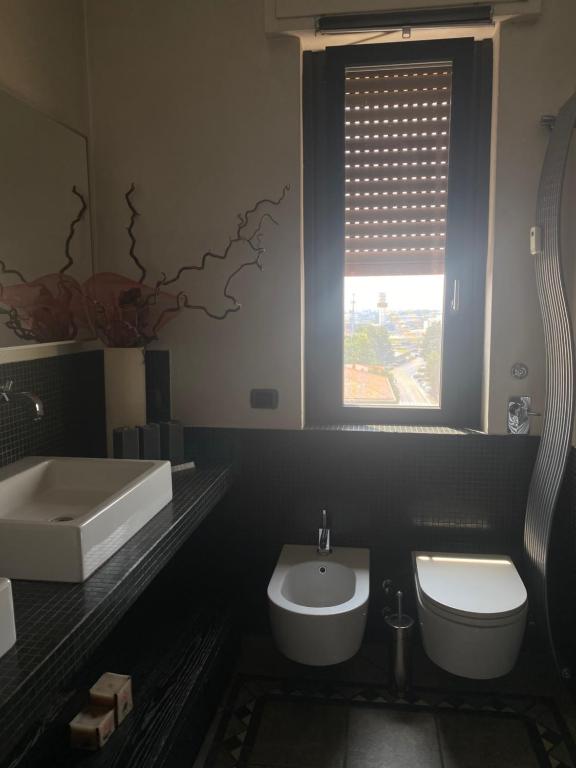 A bathroom at Le stanze di Mina