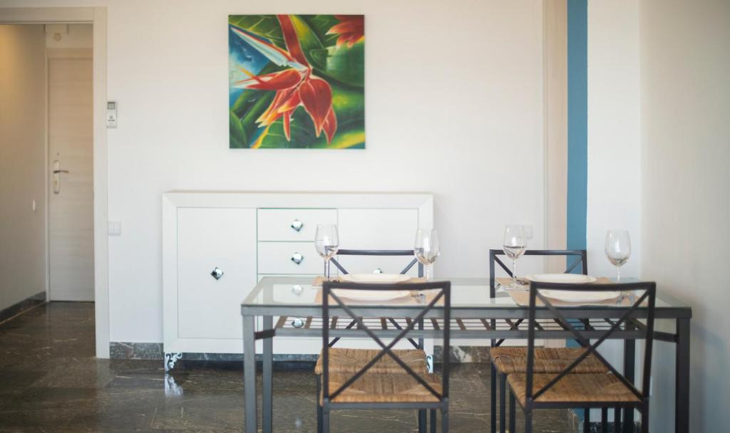 Fotografia z galérie ubytovania R130 Beachfront Apartment with air conditionner v destinácii Segur de Calafell