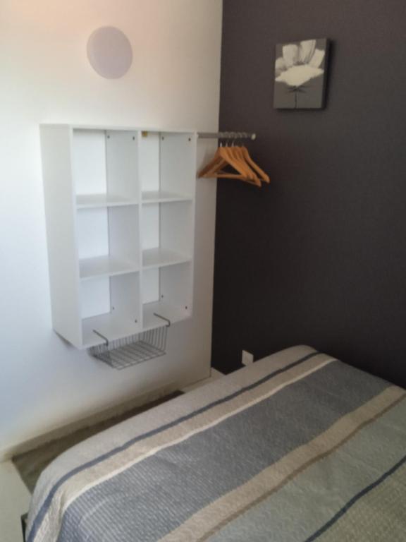 Postel nebo postele na pokoji v ubytování AUBENAS, VALS LES BAINS, LABEGUDE, Maison de vacances Bensylv' entière privatif de 130 M2 4 lits 3 chambres pour 4 adultes et 2 enfants