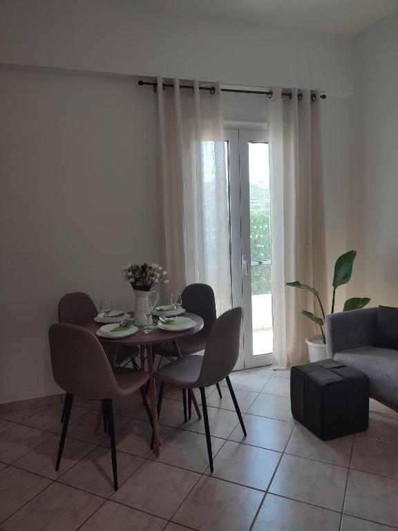 Zdjęcie z galerii obiektu Olive House w mieście Moírai