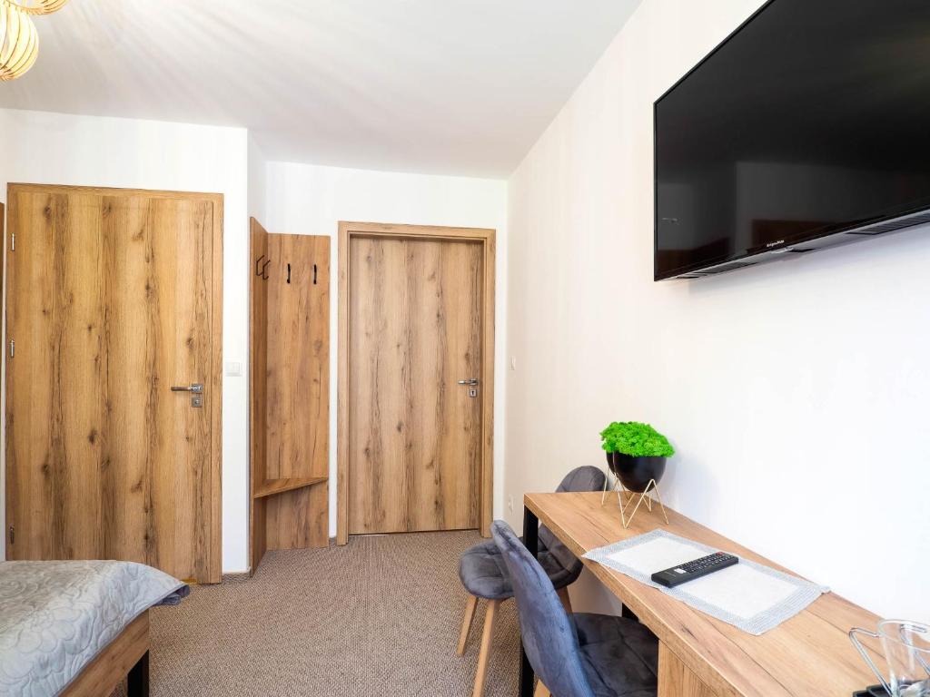 Osada turystyczna Malinów - 11