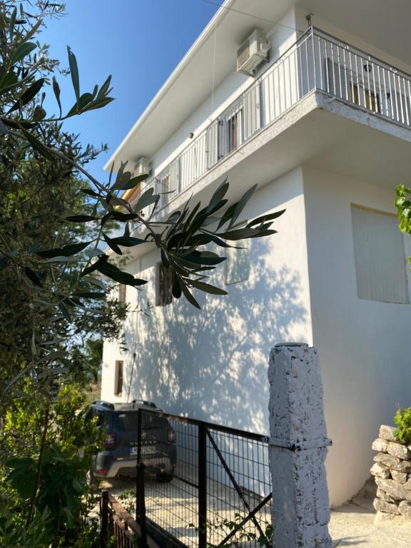 Balkón nebo terasa v ubytování Aetos House Exanthia Village