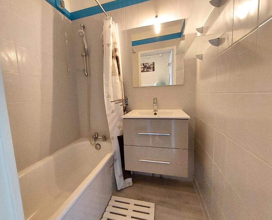 Kopalnica v nastanitvi Hypercenter 27 M With Wifi And Shared Pool