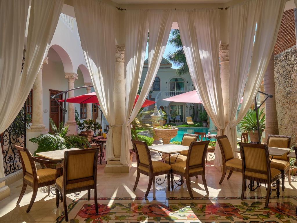 Courtyard at El Palacito Secreto