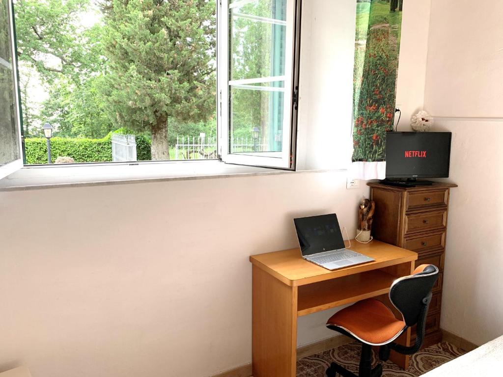 Telewizja i/lub zestaw kina domowego w obiekcie La Fabbrichina Il luogo della pace