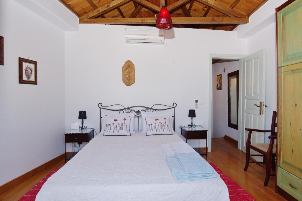 Gallery image of Stella's traditional house. in Alonnisos Old Town