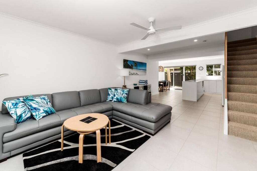 Χώρος καθιστικού στο BARBADOS Ultimate Laid-back Holiday - Flat Stroll to River
